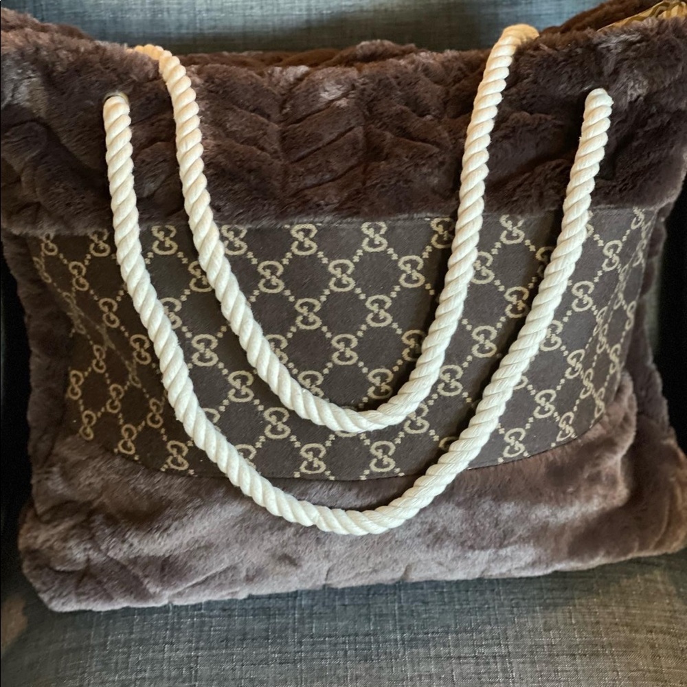 Gucci scarf for tote